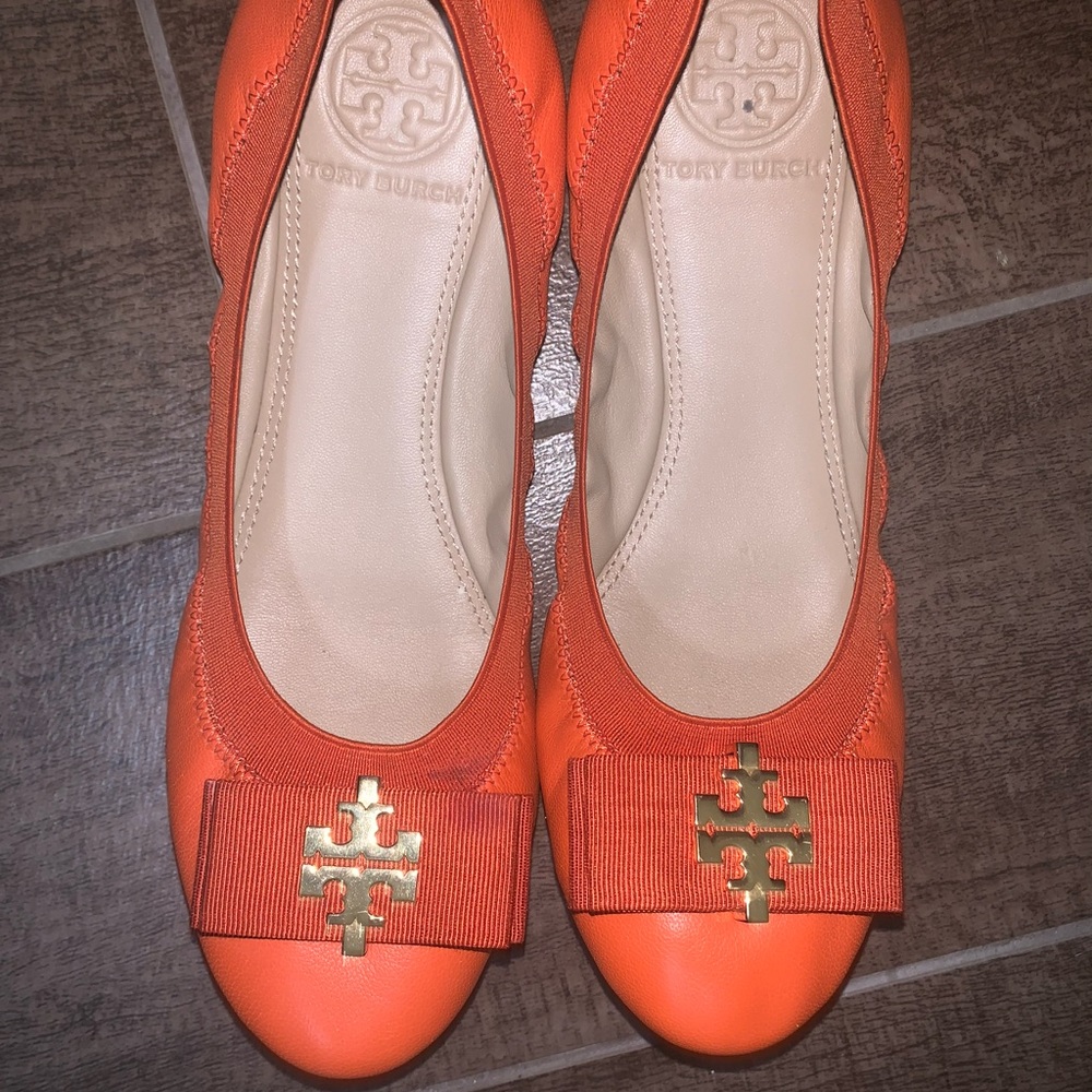 Tory Burch sledgewick orange ballet flats